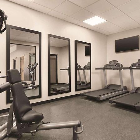 Country Inn & Suites By Radisson, Belleville, On Esterno foto