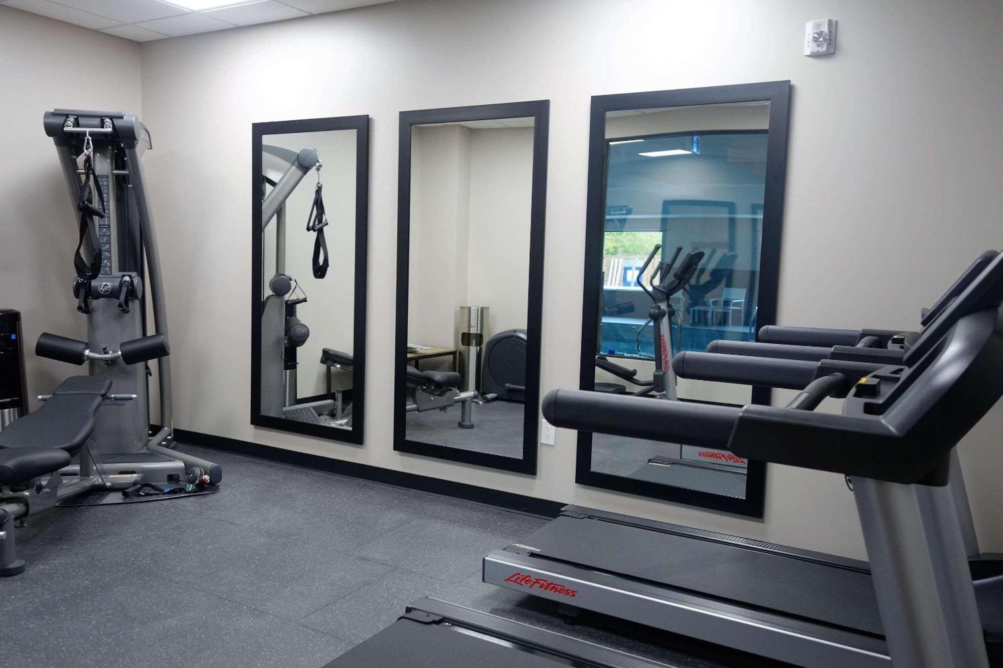Country Inn & Suites By Radisson, Belleville, On Esterno foto