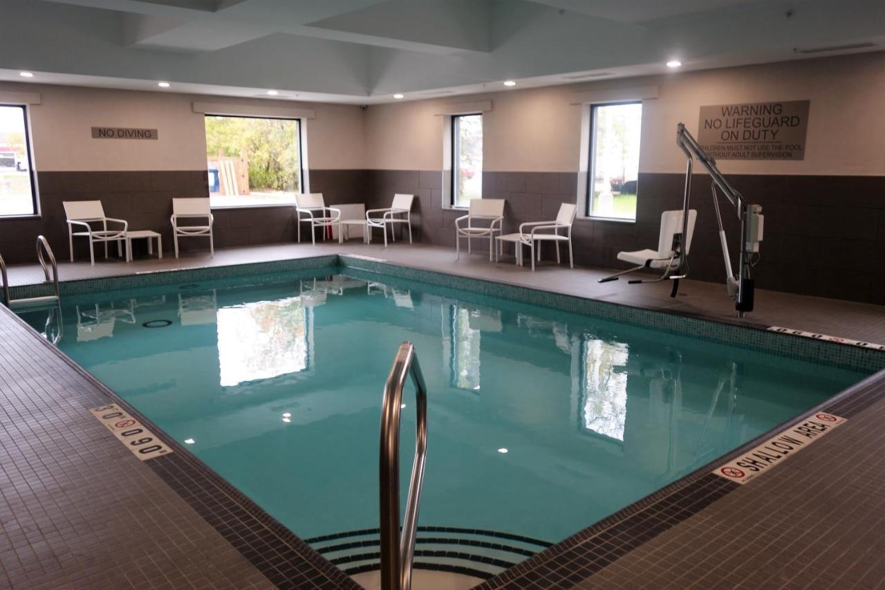 Country Inn & Suites By Radisson, Belleville, On Esterno foto