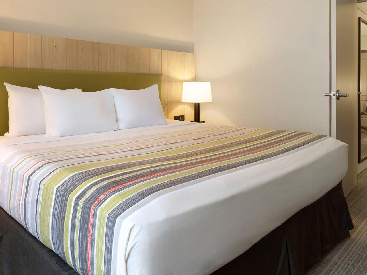Country Inn & Suites By Radisson, Belleville, On Esterno foto
