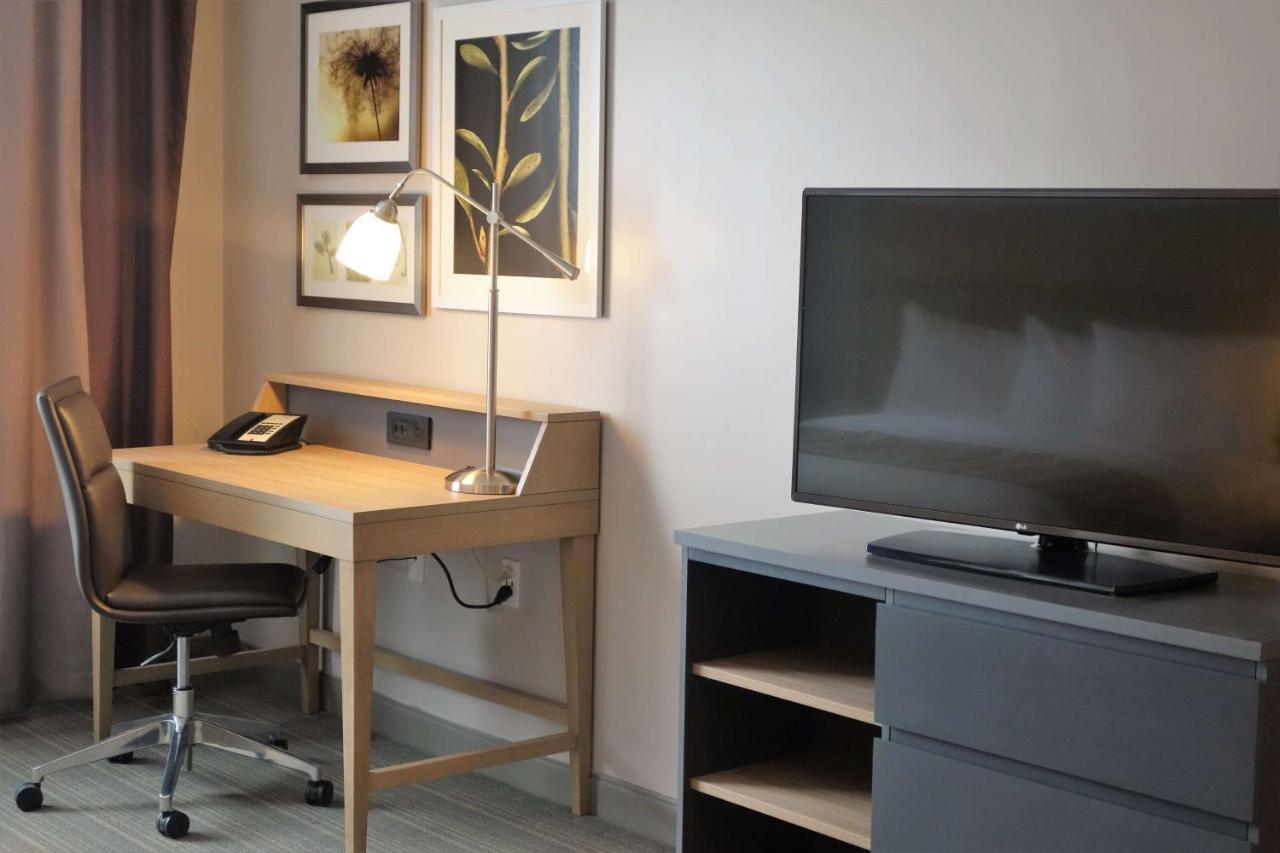 Country Inn & Suites By Radisson, Belleville, On Esterno foto