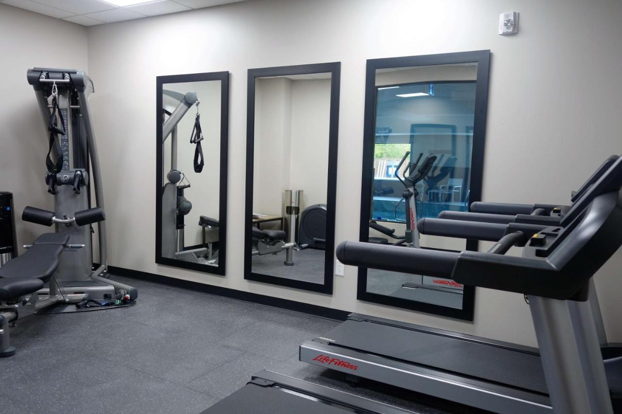 Country Inn & Suites By Radisson, Belleville, On Esterno foto